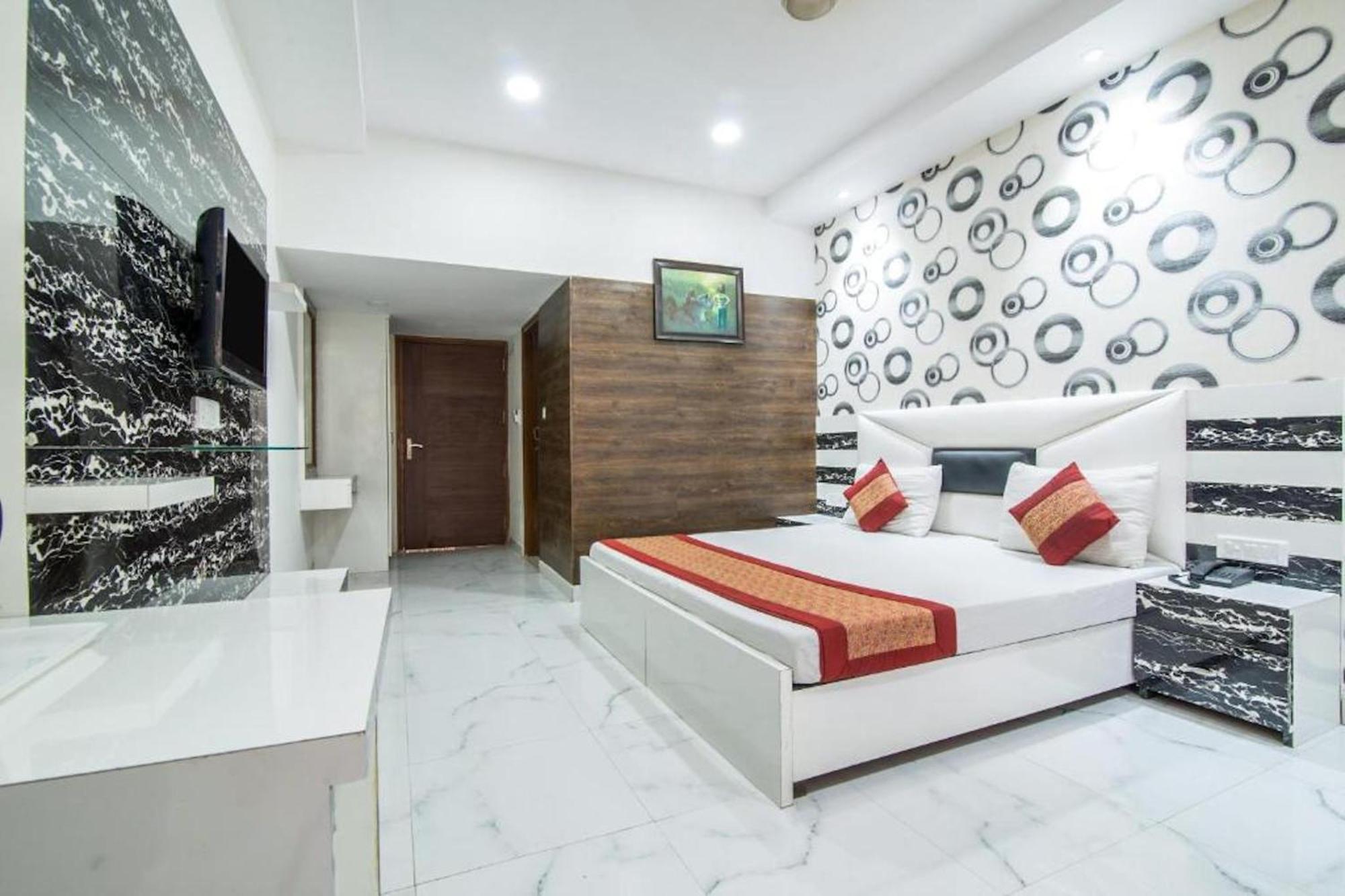 Orchid Garden Karol Bagh 3* New Delhi