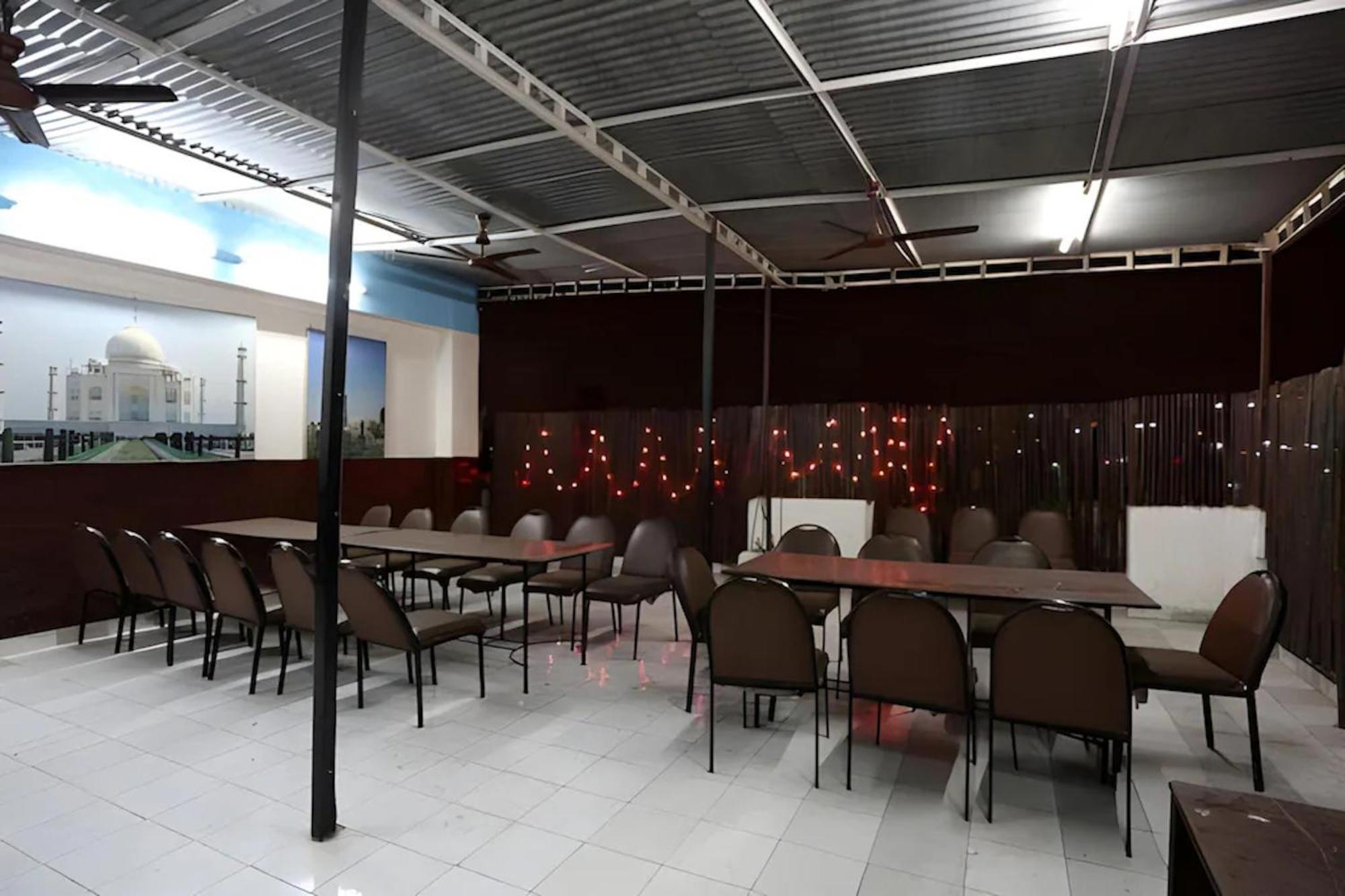 Hotel Orchid Garden Karol Bagh 3*